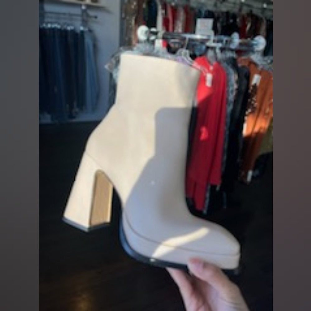 Sz 41 NIB $625 Souliers Martinez boots